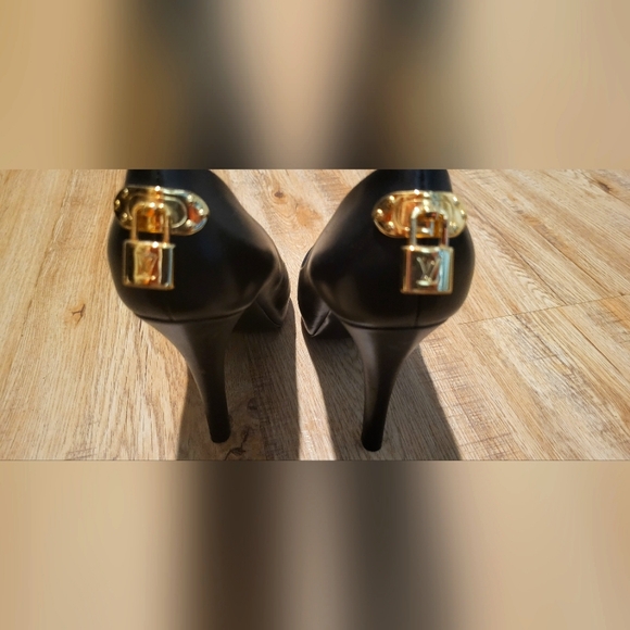 Luis vuitton size 7 black lock pump open toe - Picture 13 of 16